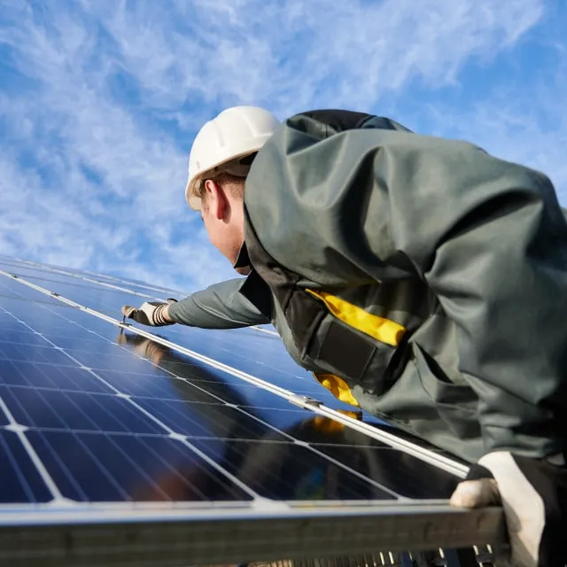 日建は太陽光発電協会が制定した保守点検ガイドラインに準じて、お客様の大切な太陽光発電所をしっかり守ります